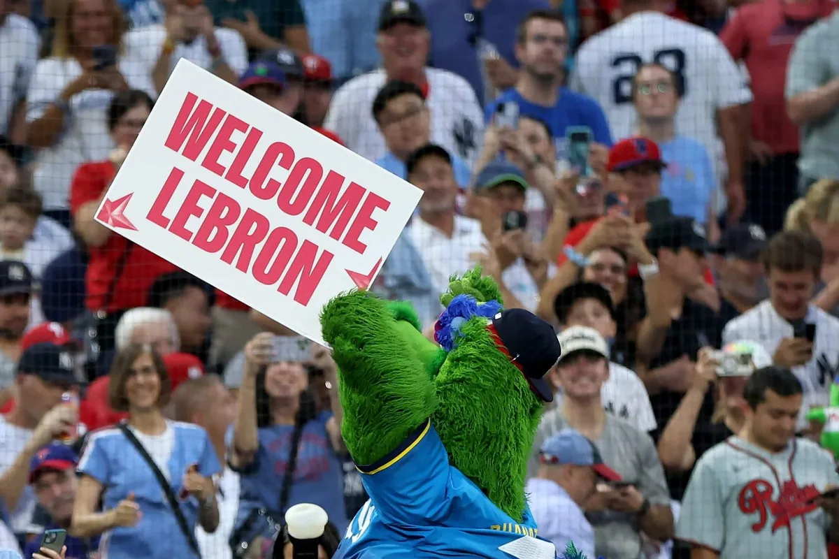 Dave Portnoy reacts to LeBron reportedly living in New York while playing for Philadelphia