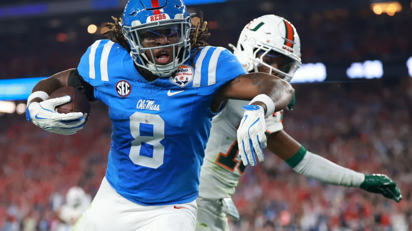 ‘These Aren’t Guys I Want To Draft’ — Ex-Patriots Star Urges NFL Teams Avoid Dae’Quan Wright, Others Returning to College