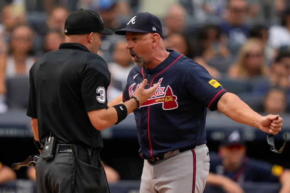Chris Sale, fuming after balk, ejected before Braves' win
